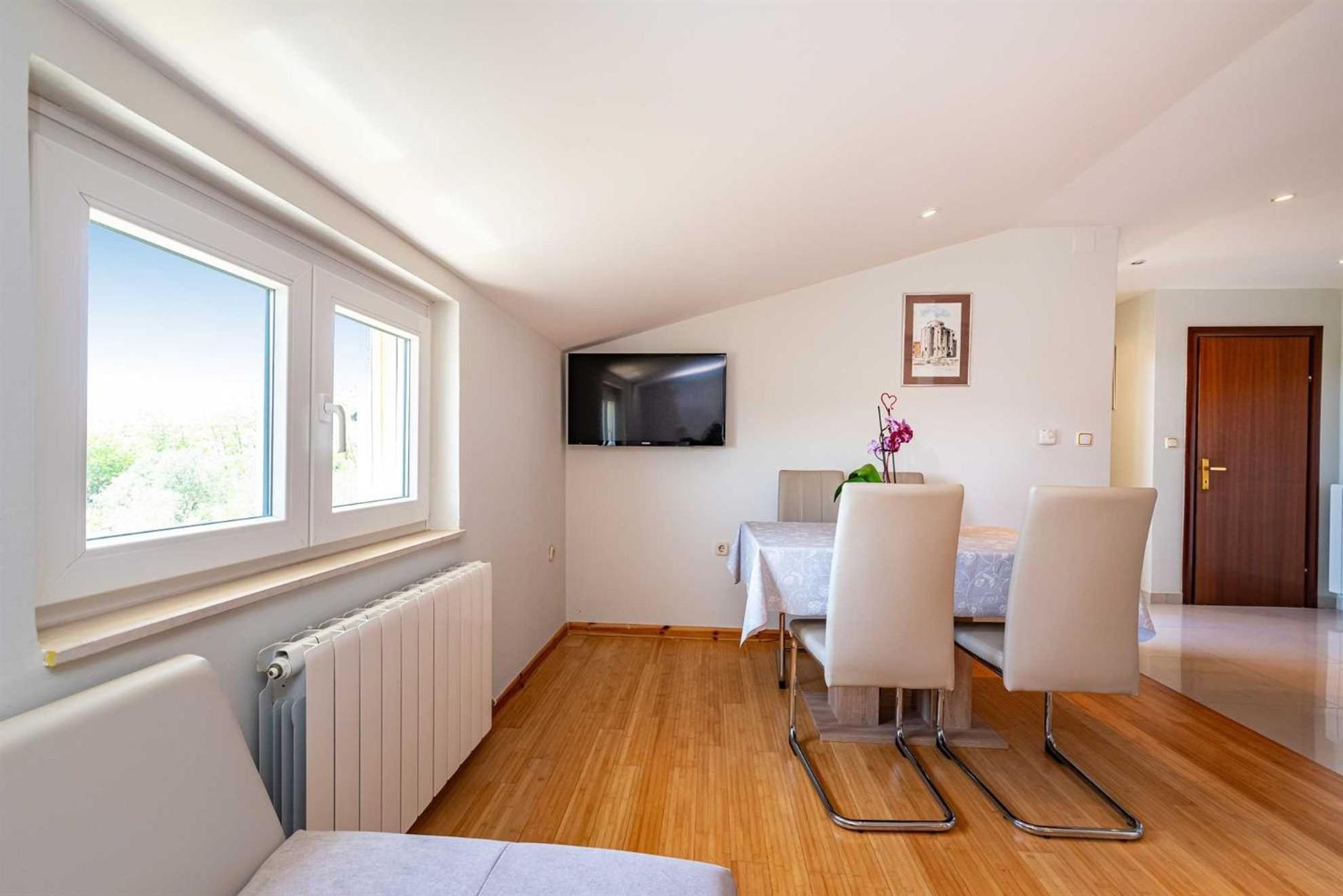 Apartment House Simoni With Pool, Zadar County Привлака Екстериор снимка
