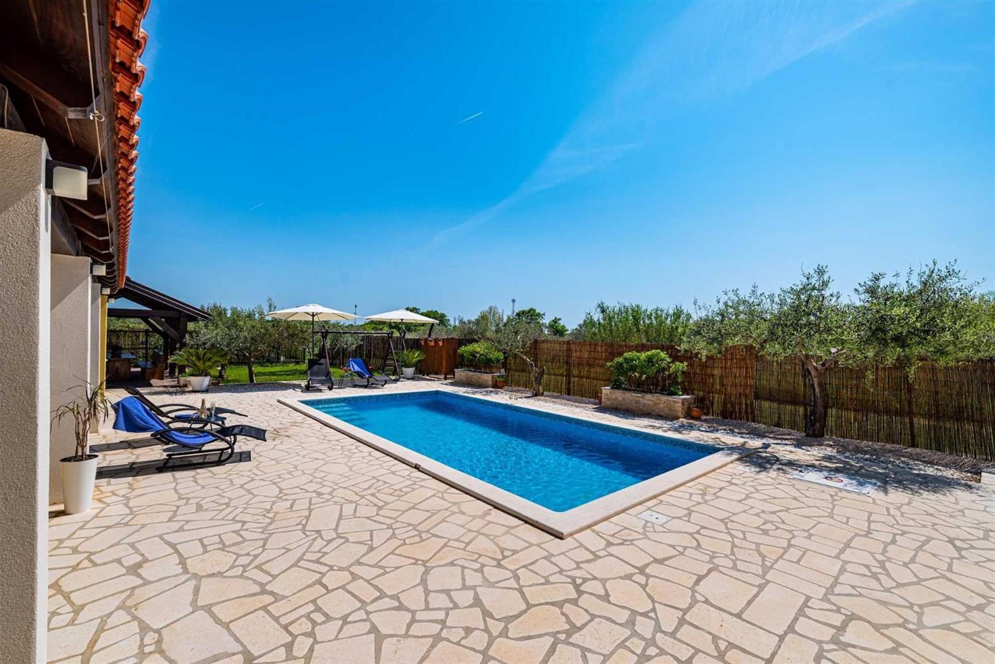 Apartment House Simoni With Pool, Zadar County Привлака Екстериор снимка