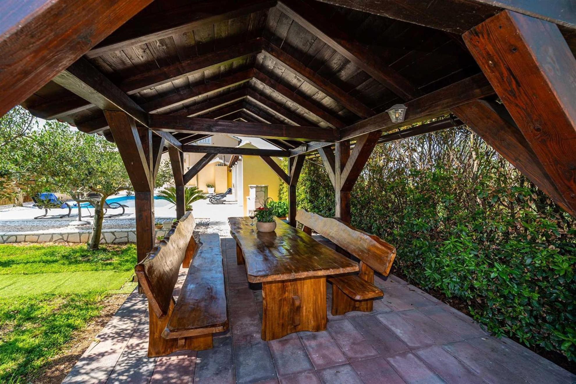 Apartment House Simoni With Pool, Zadar County Привлака Екстериор снимка
