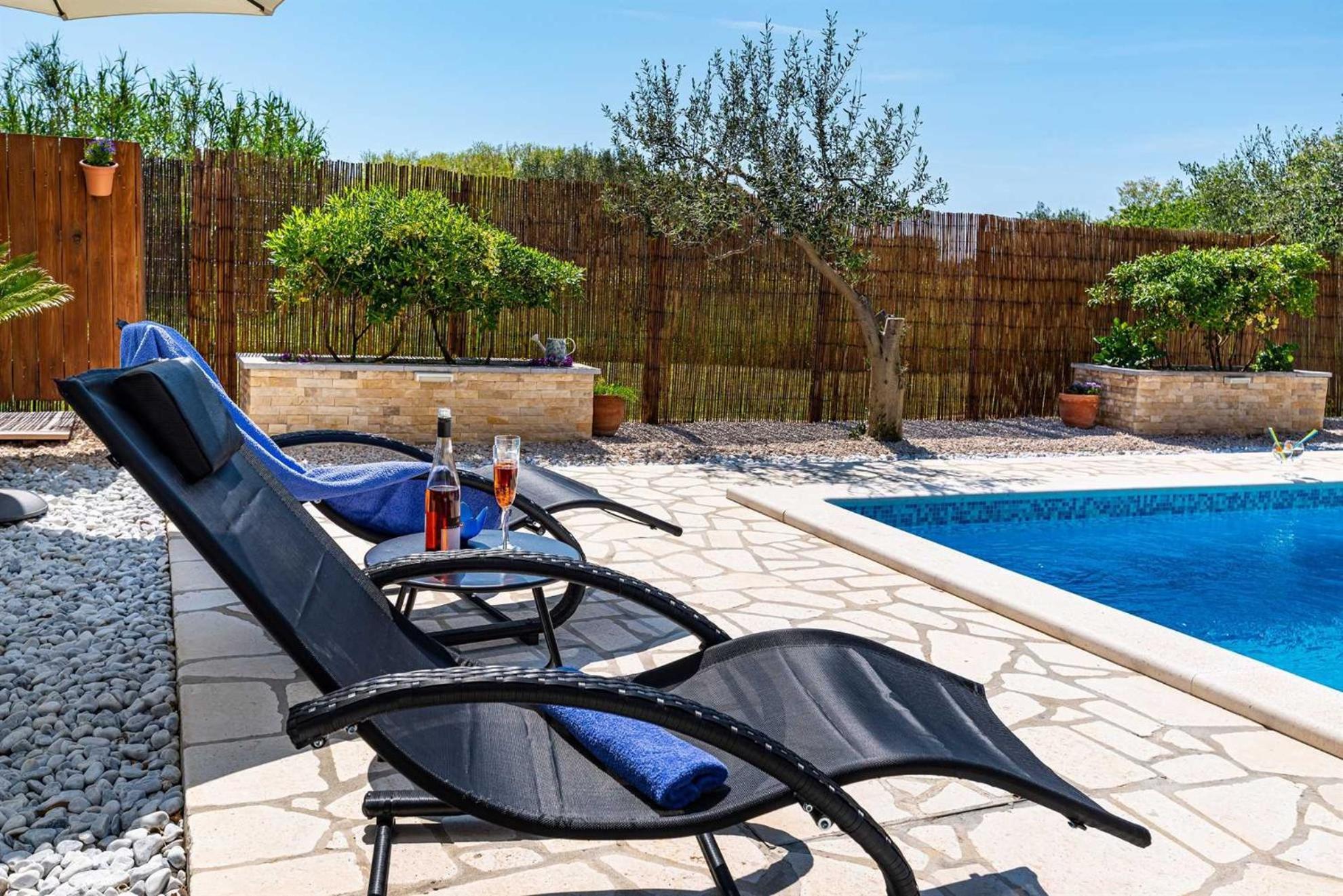 Apartment House Simoni With Pool, Zadar County Привлака Екстериор снимка