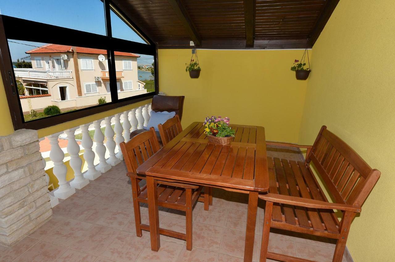 Apartment House Simoni With Pool, Zadar County Привлака Екстериор снимка